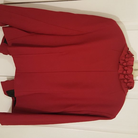 Red button ruffle suite jacket - Picture 4 of 8